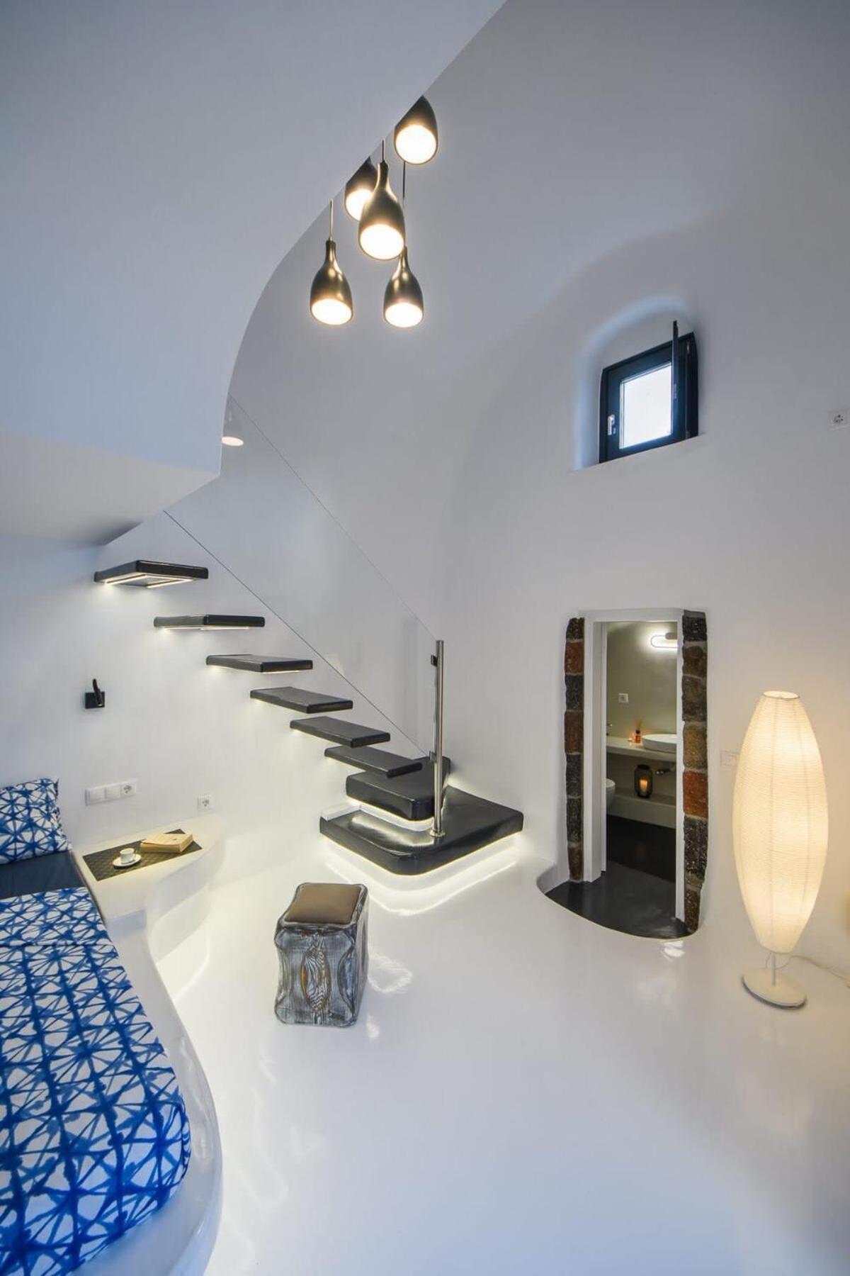 Santorini Traditional Apt With Private Hot Tub Lejlighed Fira  Eksteriør billede
